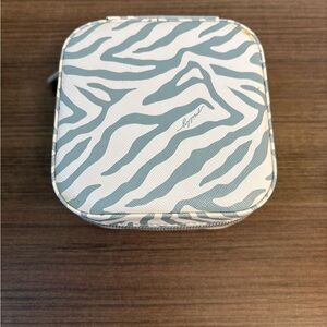 Milly Travel Jewelry Case in White and Teal